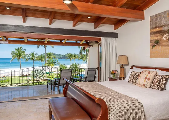 Сasa de vacaciones Upscale Two-bedroom In With Beautiful Oceanfront Views *