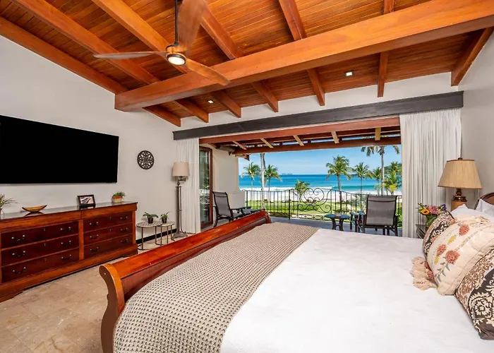 Upscale Two-bedroom In With Beautiful Oceanfront Views *