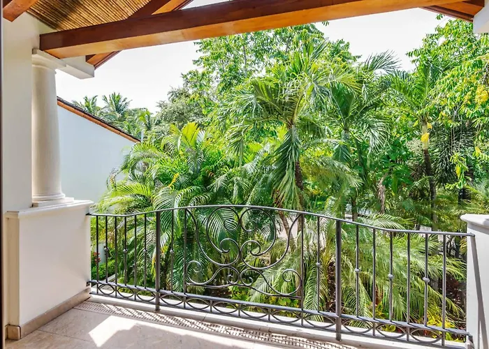 Сasa de vacaciones Upscale Two-bedroom In With Beautiful Oceanfront Views Playa Flamingo